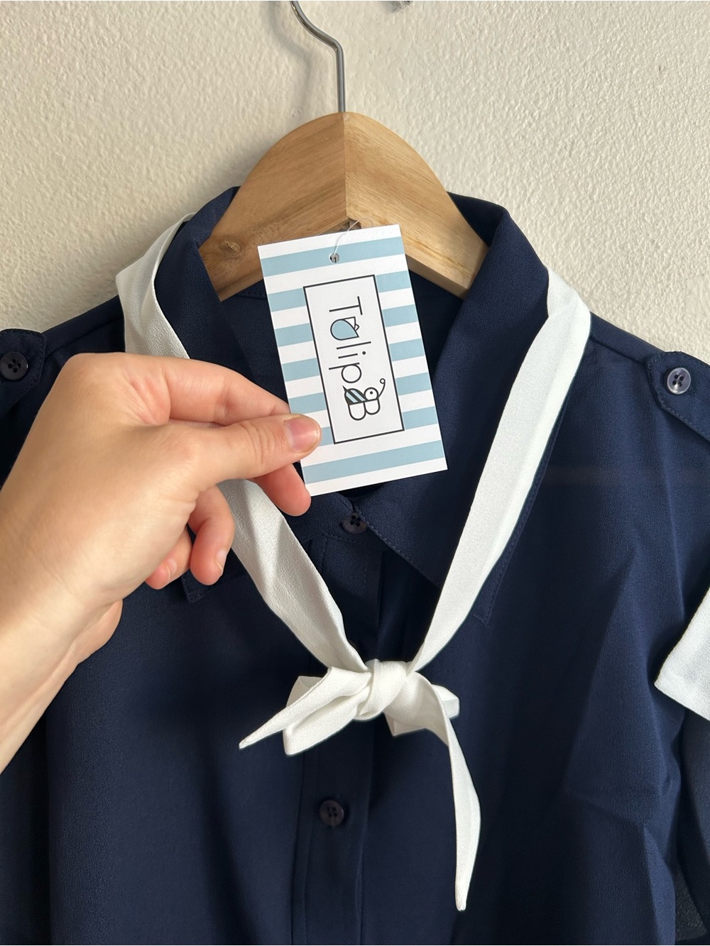 NWT Tulip B Vintage Navy White Button-Front Flutter Sleeve Neck Tie Blouse - Picture 7 of 11